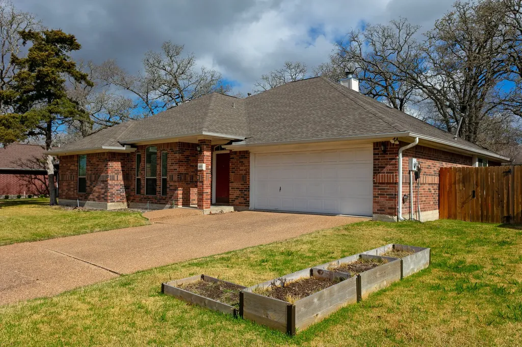 2905 Mirrormere Circle Bryan TX 77807
