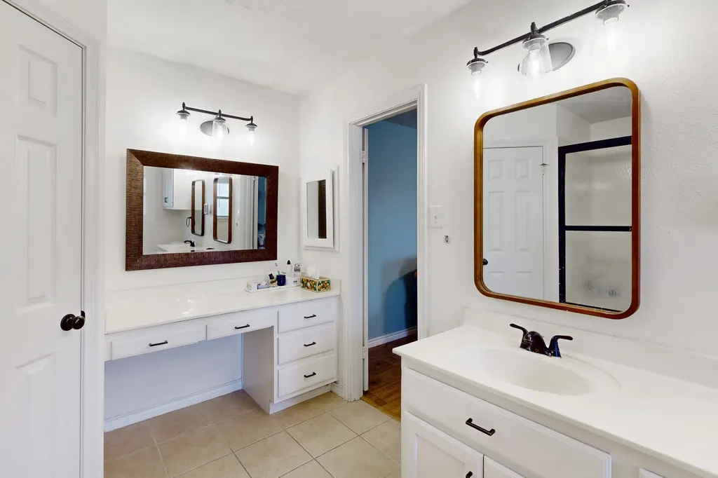 2905 Mirrormere Circle Bryan TX 77807