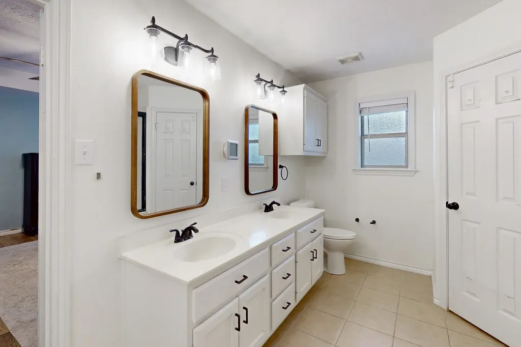 2905 Mirrormere Circle Bryan TX 77807