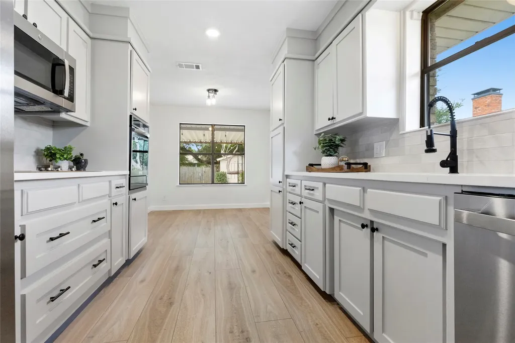 2703 Regal Drive Denison TX 75020