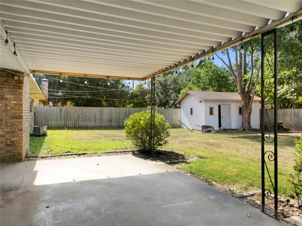 2703 Regal Drive Denison TX 75020