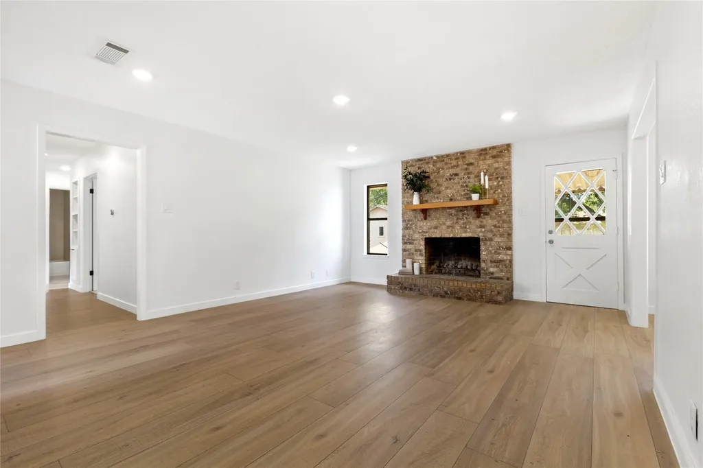 2703 Regal Drive Denison TX 75020