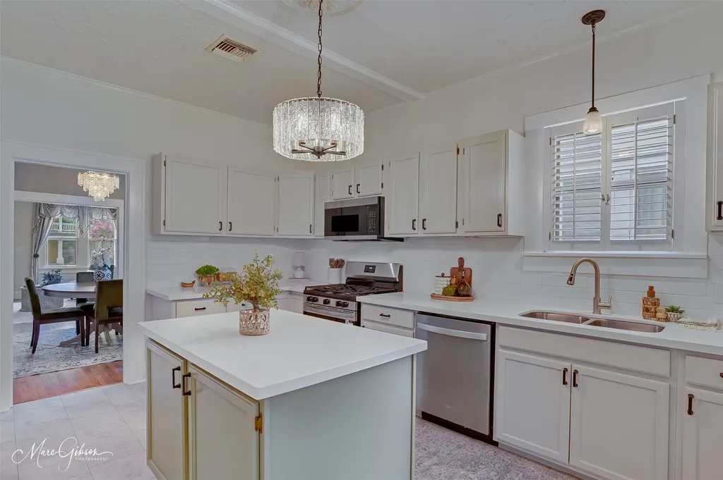 412 Forest Avenue Shreveport LA 71104