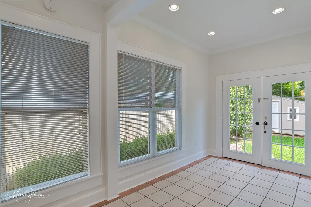412 Forest Avenue Shreveport LA 71104