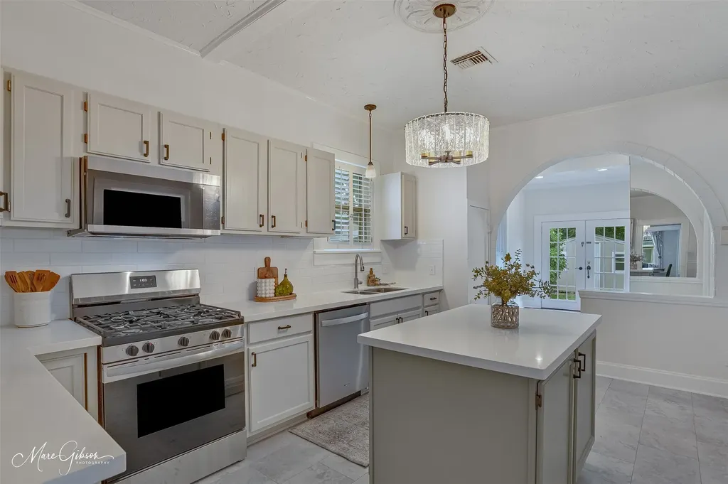 412 Forest Avenue Shreveport LA 71104