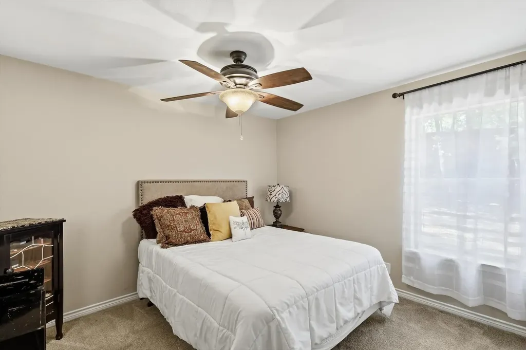 2930 Peninsula Drive Grapevine TX 76051