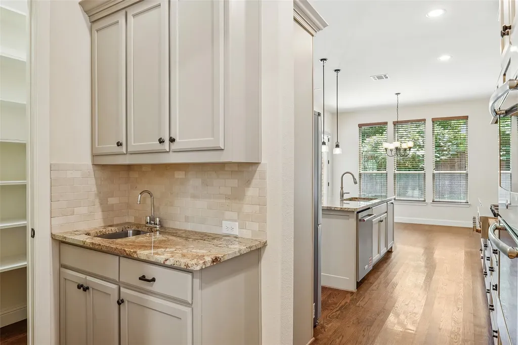 1225 Huron Drive Grapevine TX 76051