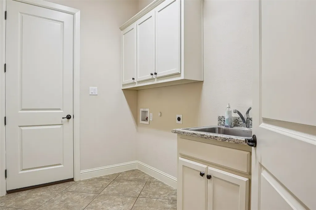 1225 Huron Drive Grapevine TX 76051