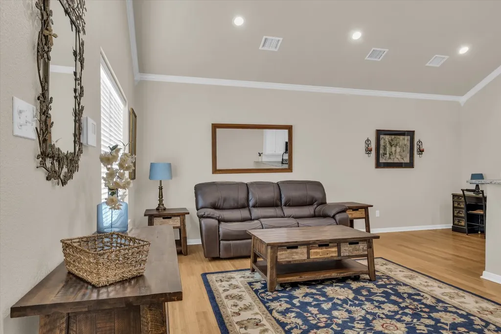 691 Park Street Mcgregor TX 76657