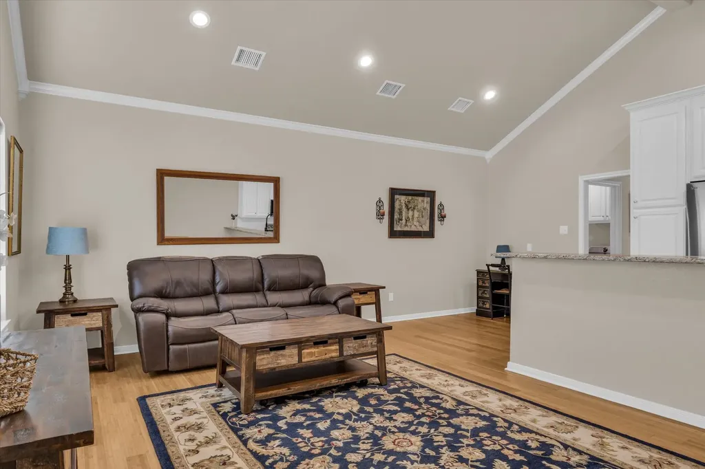 691 Park Street Mcgregor TX 76657