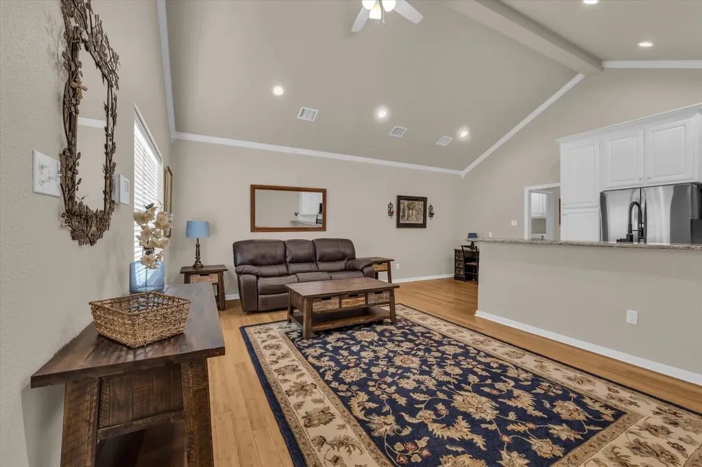 691 Park Street Mcgregor TX 76657