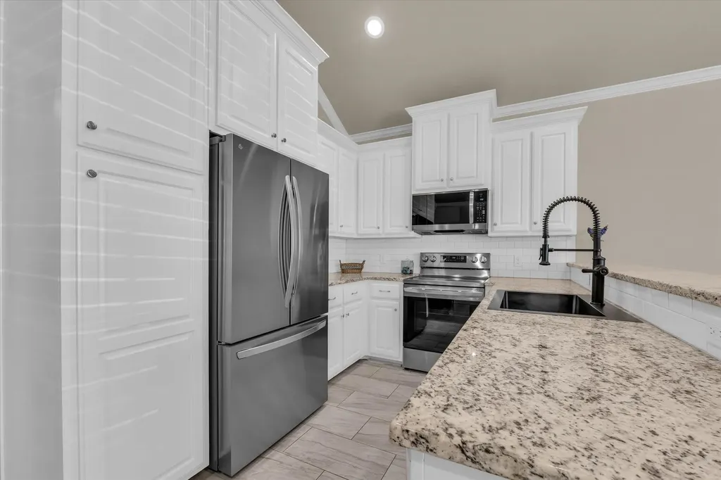 691 Park Street Mcgregor TX 76657