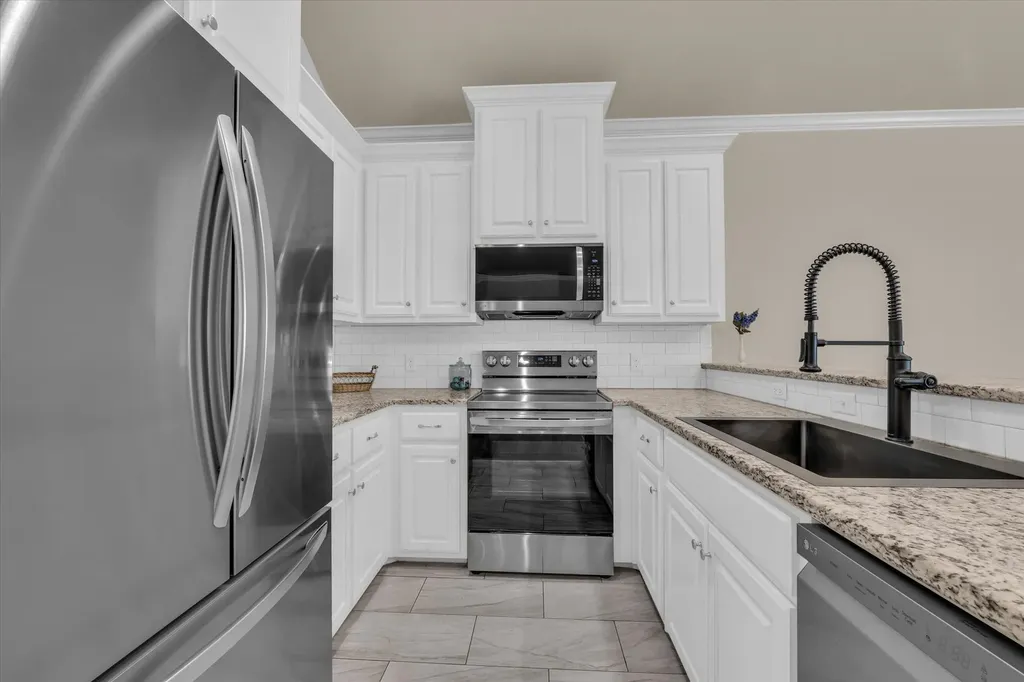 691 Park Street Mcgregor TX 76657