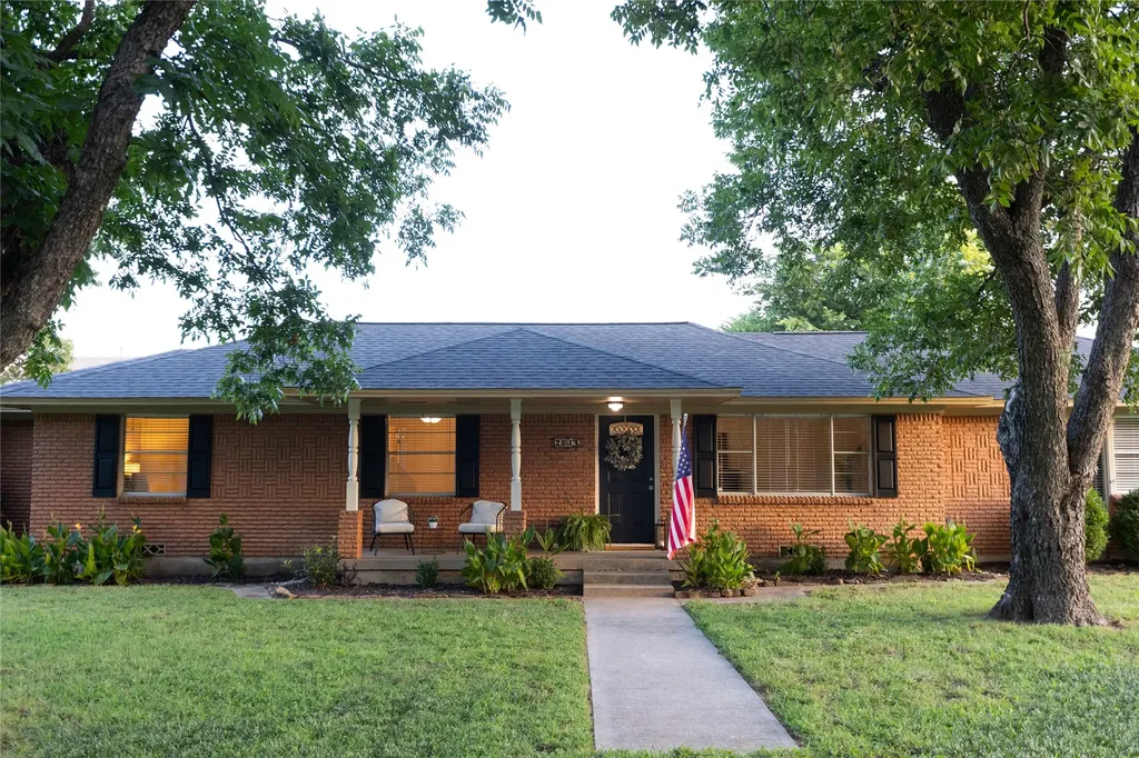 2814 Silvermeadow Lane Corinth TX 76210