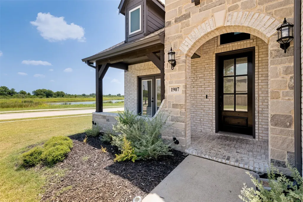 1907 Huron Drive Forney TX 75126