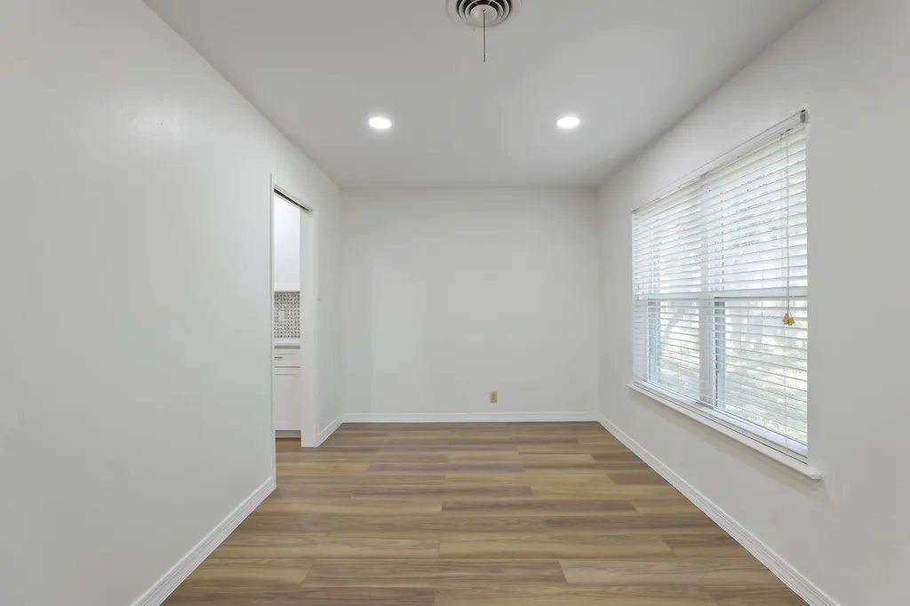 624 Hillview Drive Hurst TX 76054