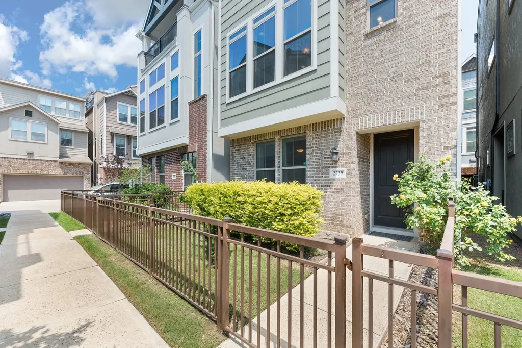 2739 Flowering Peach Lane Dallas TX 75212