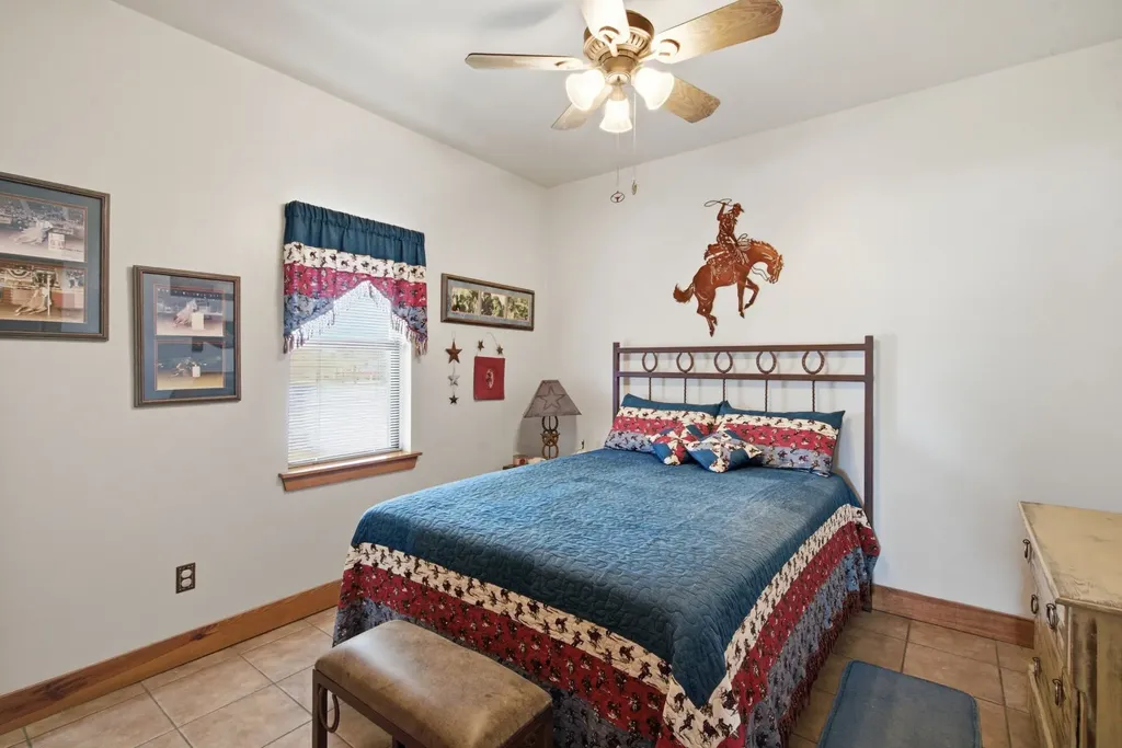 1590 Lawlis Lane Sanger TX 76266