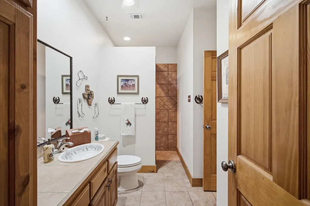 1590 Lawlis Lane Sanger TX 76266