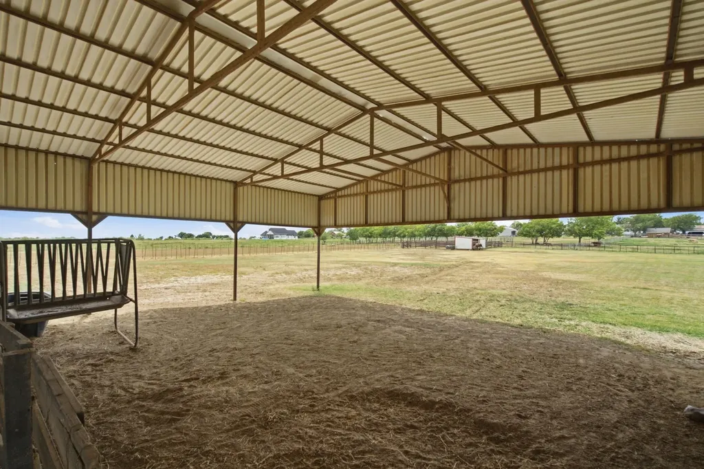 1590 Lawlis Lane Sanger TX 76266