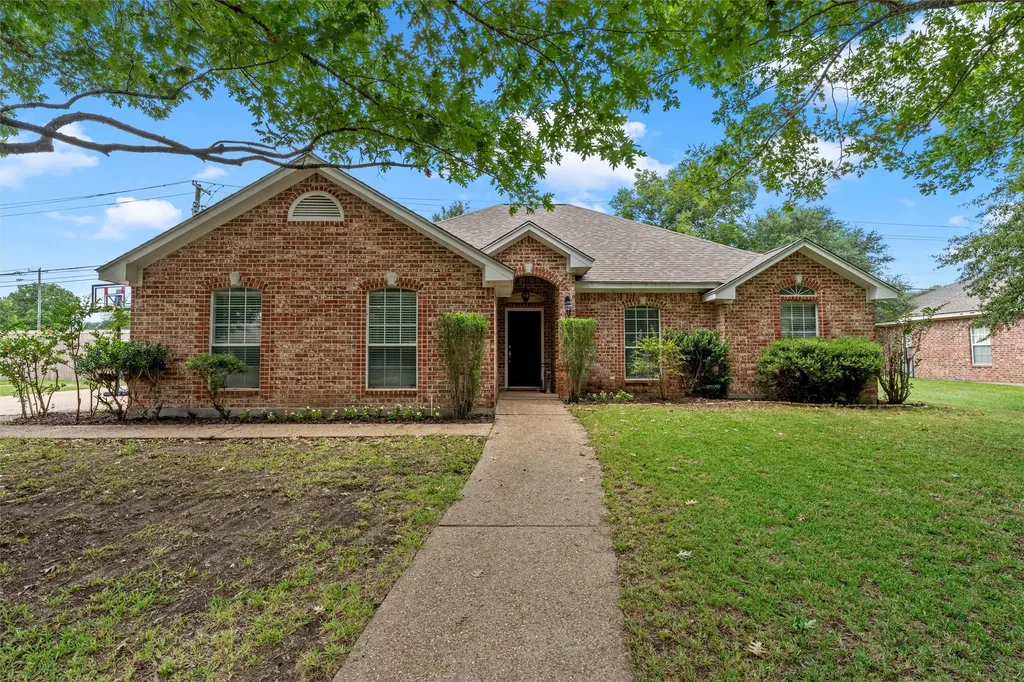 1112 Regina Drive Hewitt TX 76643