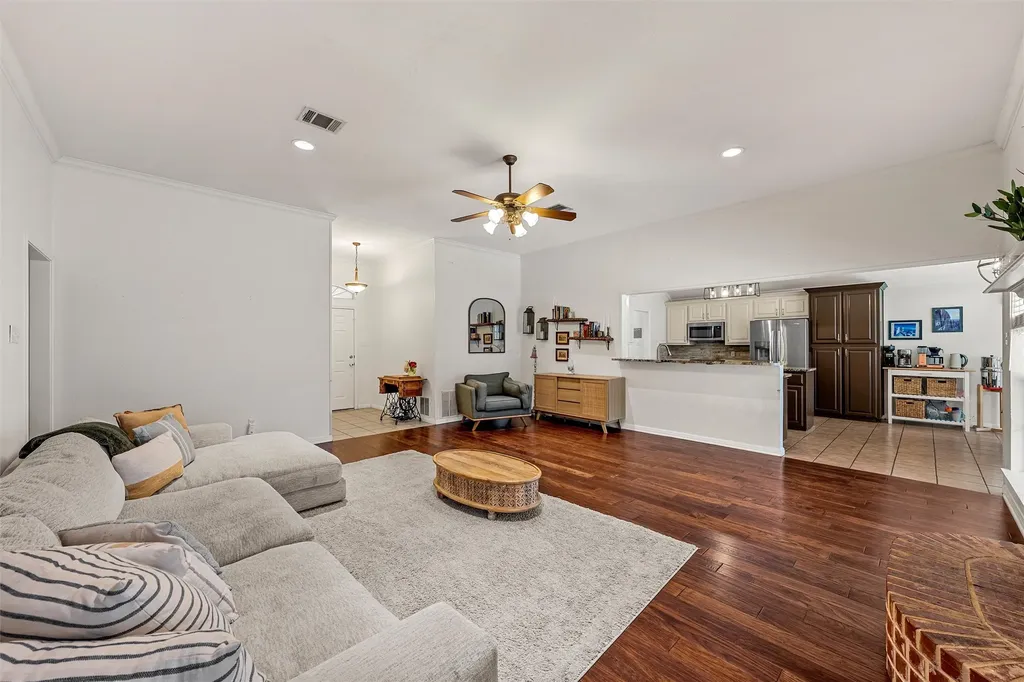 1112 Regina Drive Hewitt TX 76643