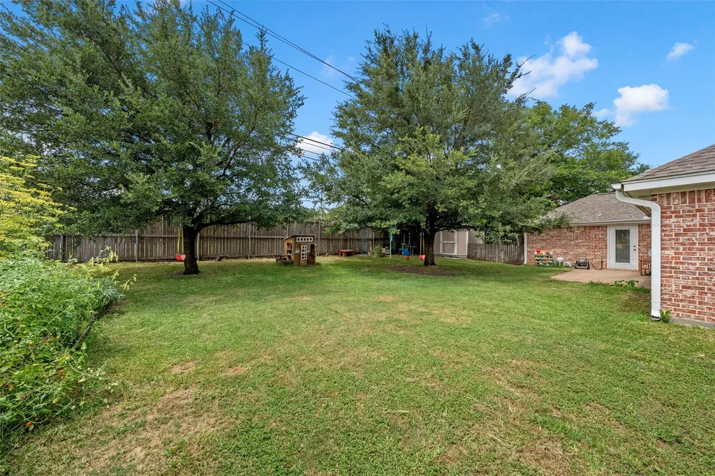 1112 Regina Drive Hewitt TX 76643