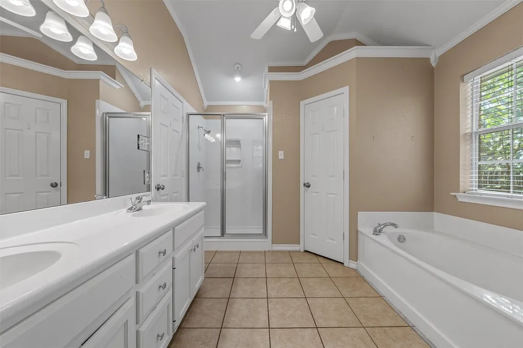 1112 Regina Drive Hewitt TX 76643