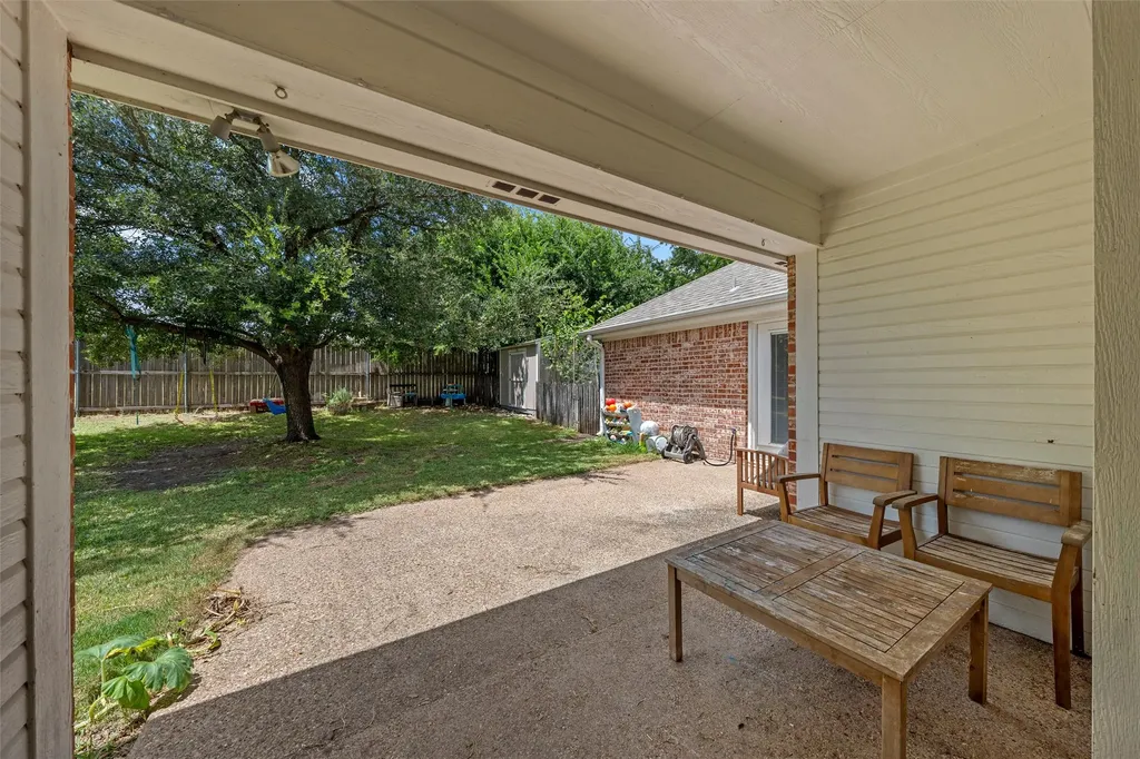 1112 Regina Drive Hewitt TX 76643