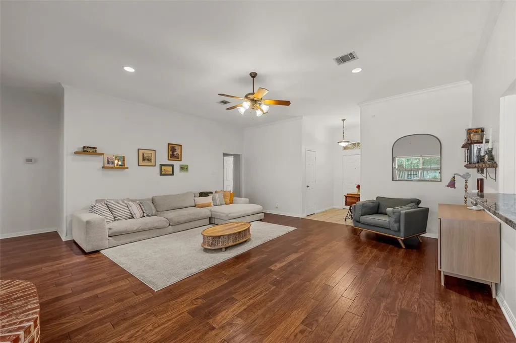 1112 Regina Drive Hewitt TX 76643