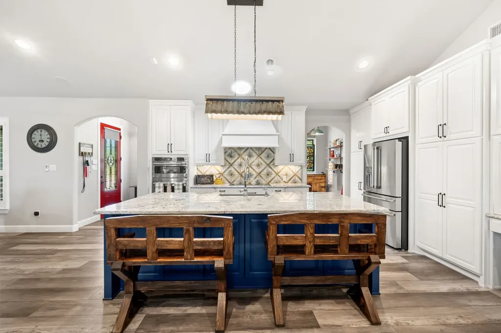 1665 Overlook Ridge Bluff Dale TX 76433