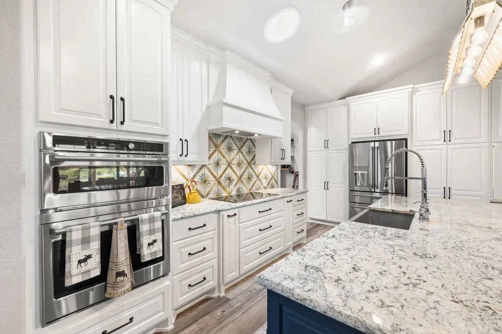 1665 Overlook Ridge Bluff Dale TX 76433
