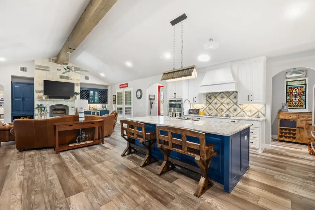 1665 Overlook Ridge Bluff Dale TX 76433