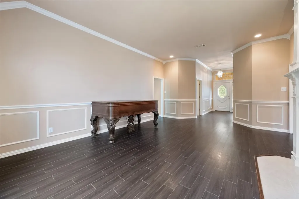 8904 Thornway Drive North Richland Hills TX 76182
