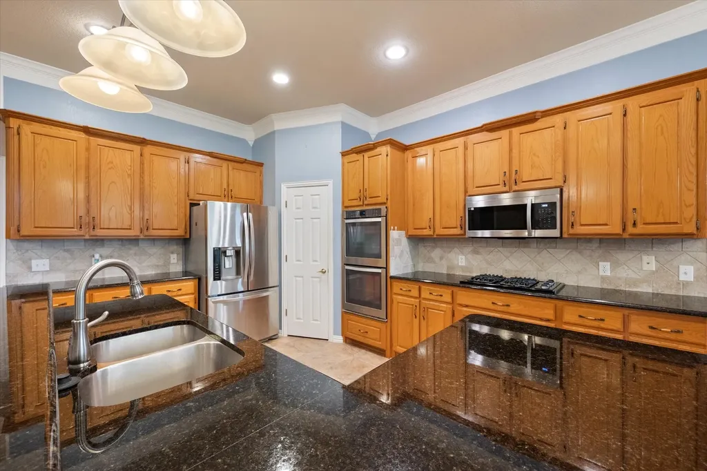 8904 Thornway Drive North Richland Hills TX 76182