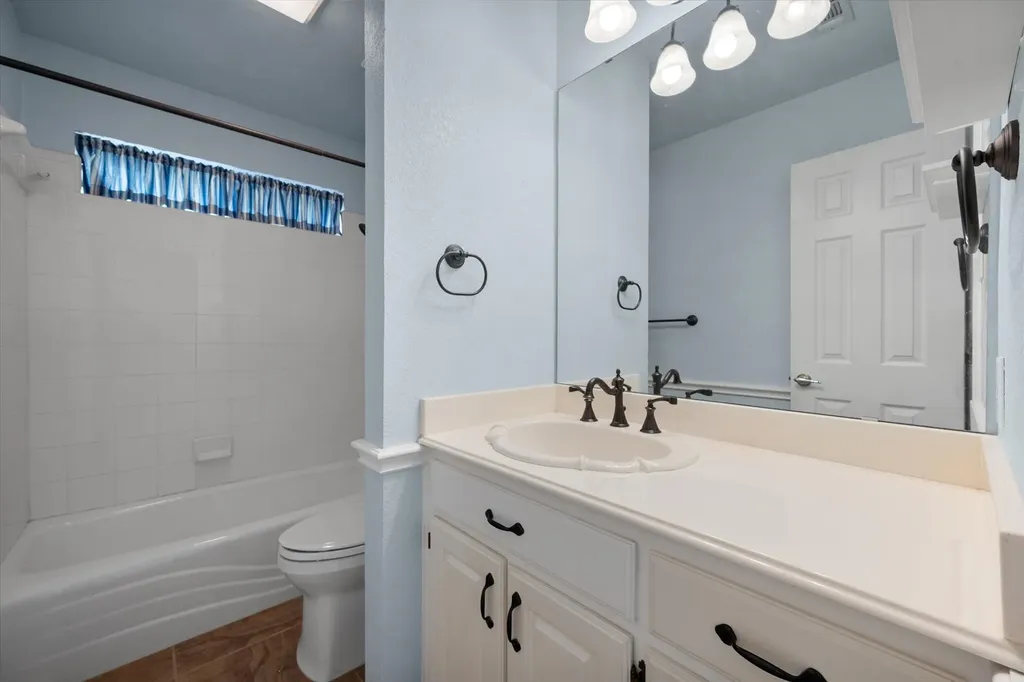 8904 Thornway Drive North Richland Hills TX 76182
