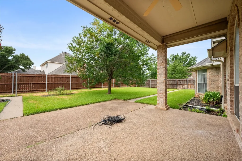 8904 Thornway Drive North Richland Hills TX 76182