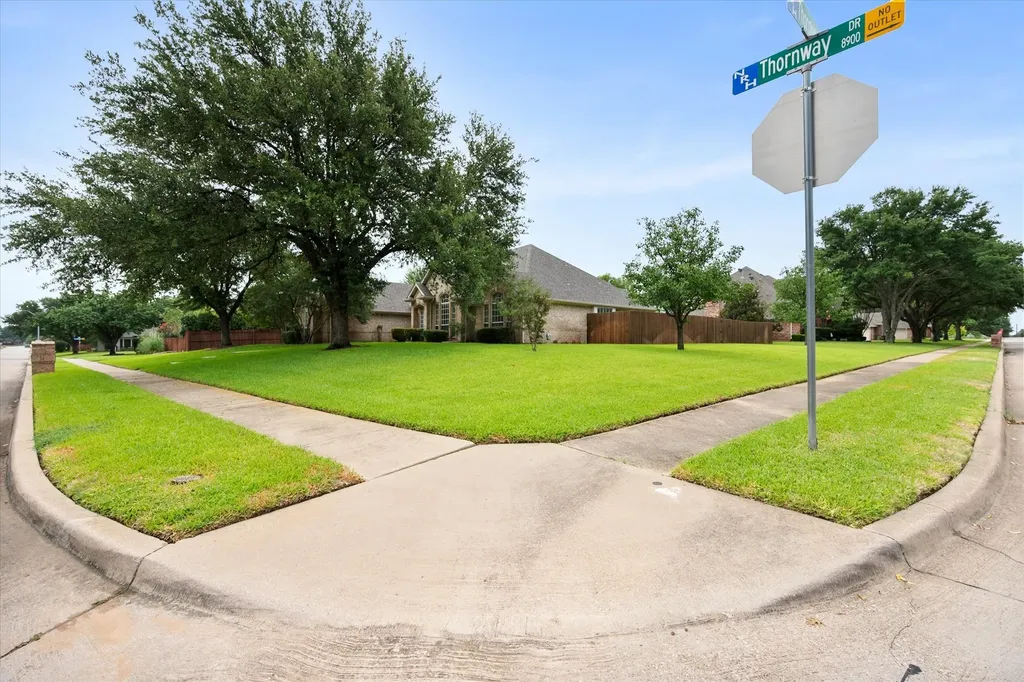 8904 Thornway Drive North Richland Hills TX 76182