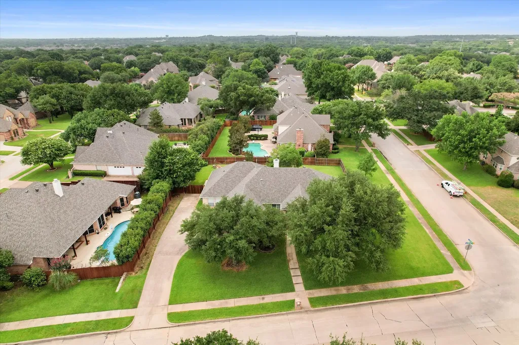 8904 Thornway Drive North Richland Hills TX 76182
