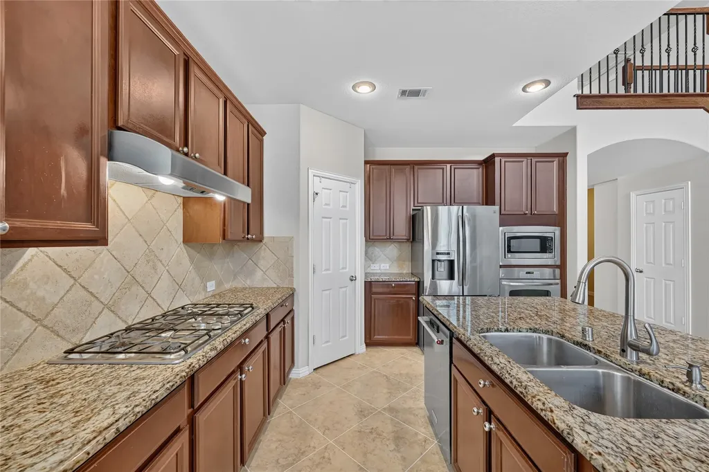 1049 Chickasaw Drive Carrollton TX 75010