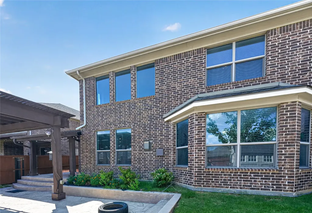 1049 Chickasaw Drive Carrollton TX 75010