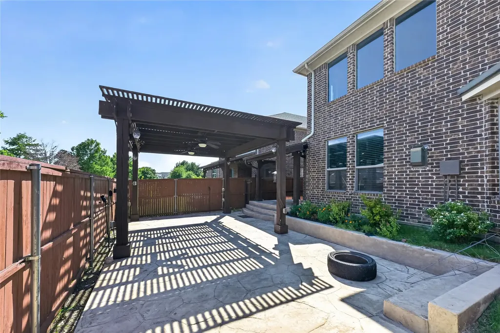 1049 Chickasaw Drive Carrollton TX 75010