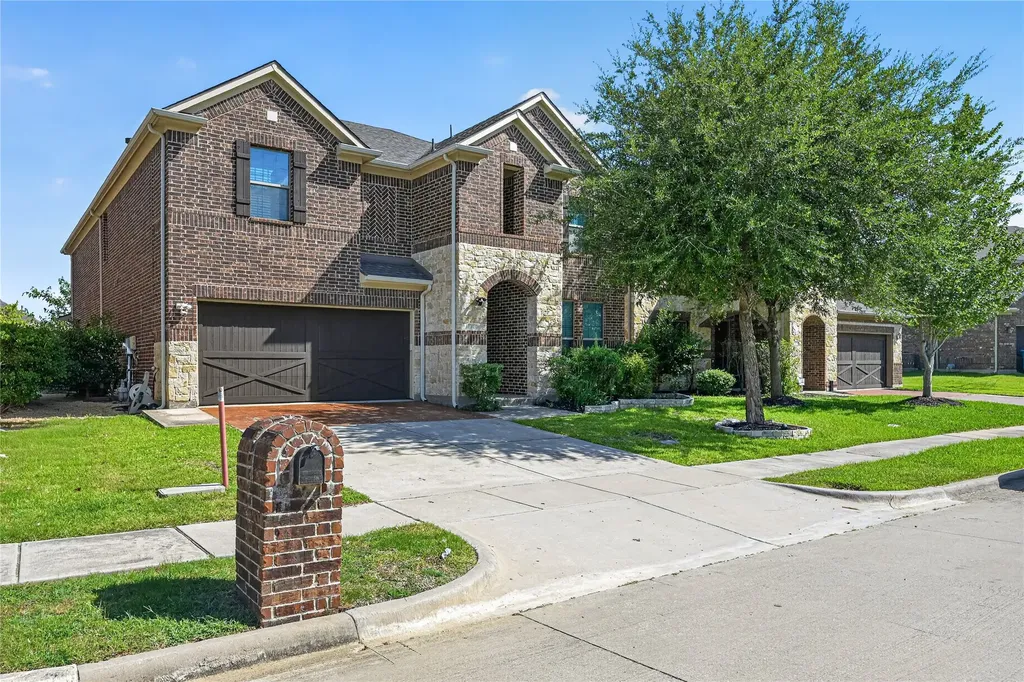 1049 Chickasaw Drive Carrollton TX 75010