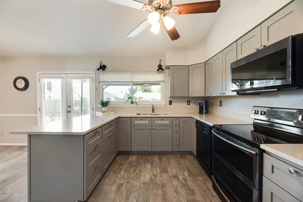 1902 Uvalde Street Mesquite TX 75150