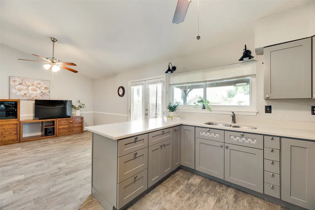 1902 Uvalde Street Mesquite TX 75150