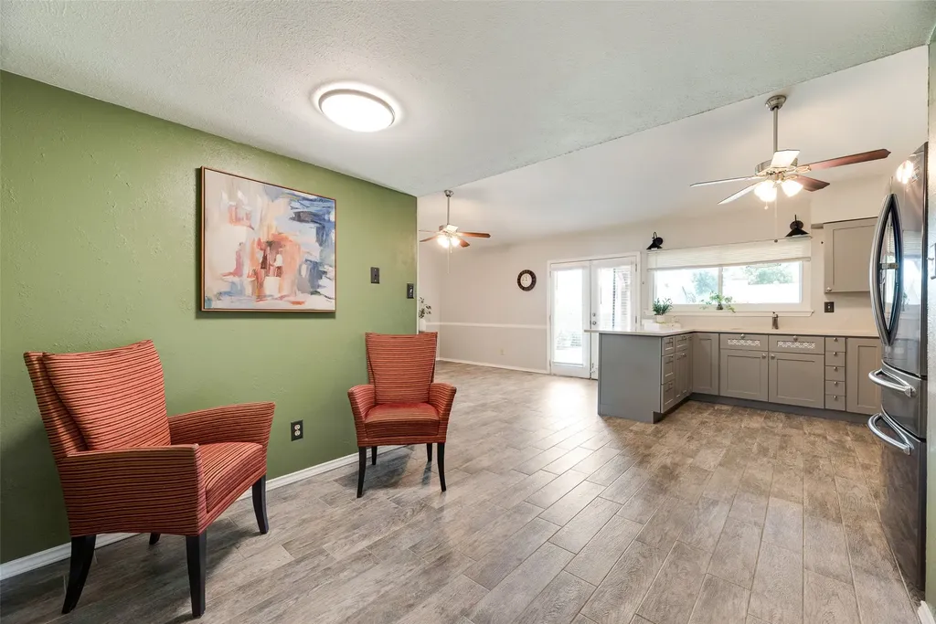 1902 Uvalde Street Mesquite TX 75150