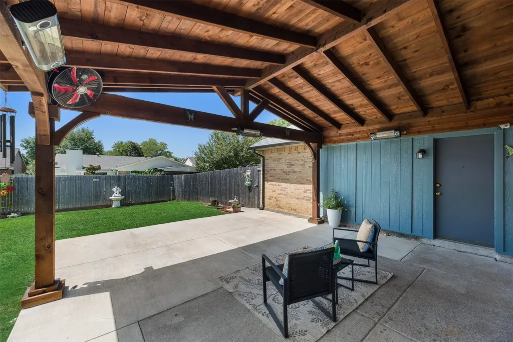 1902 Uvalde Street Mesquite TX 75150
