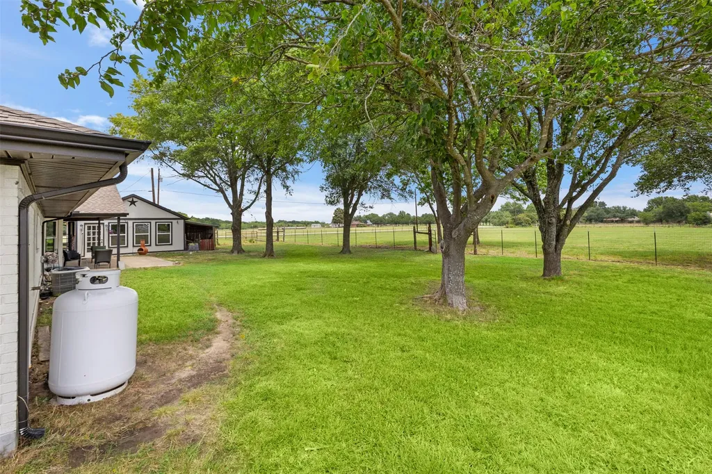 6754 Raymond Kaufman TX 75142