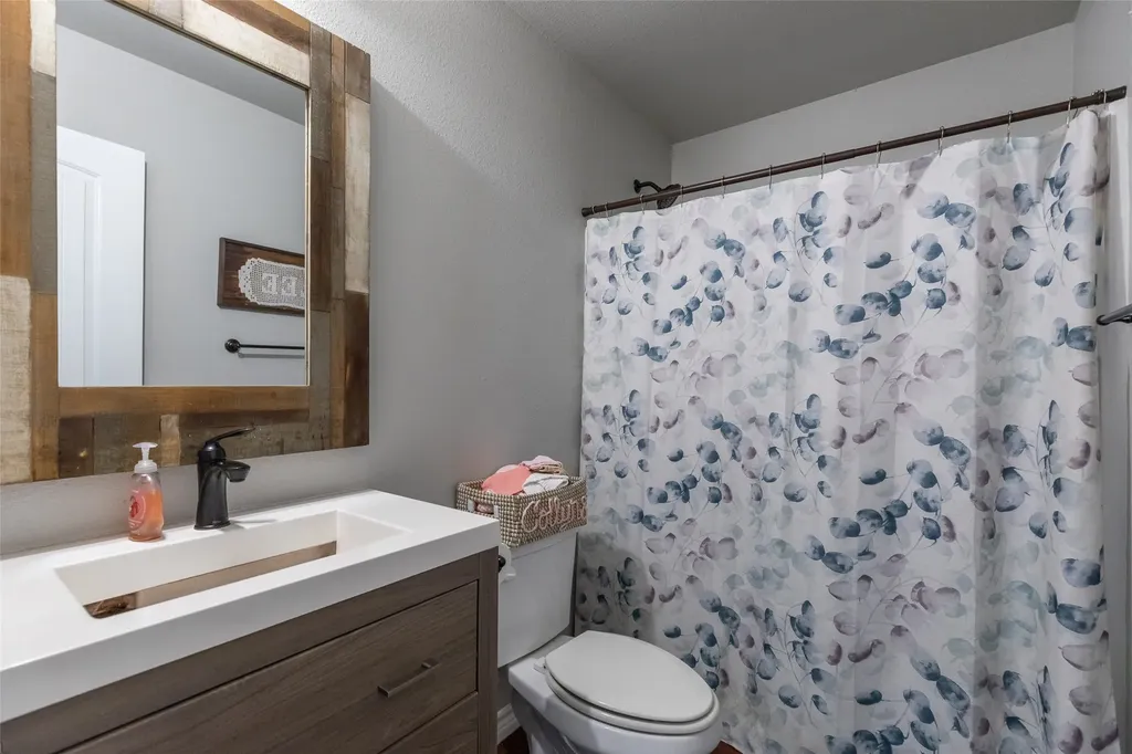 202 Greenmeadow Lane Clyde TX 79510