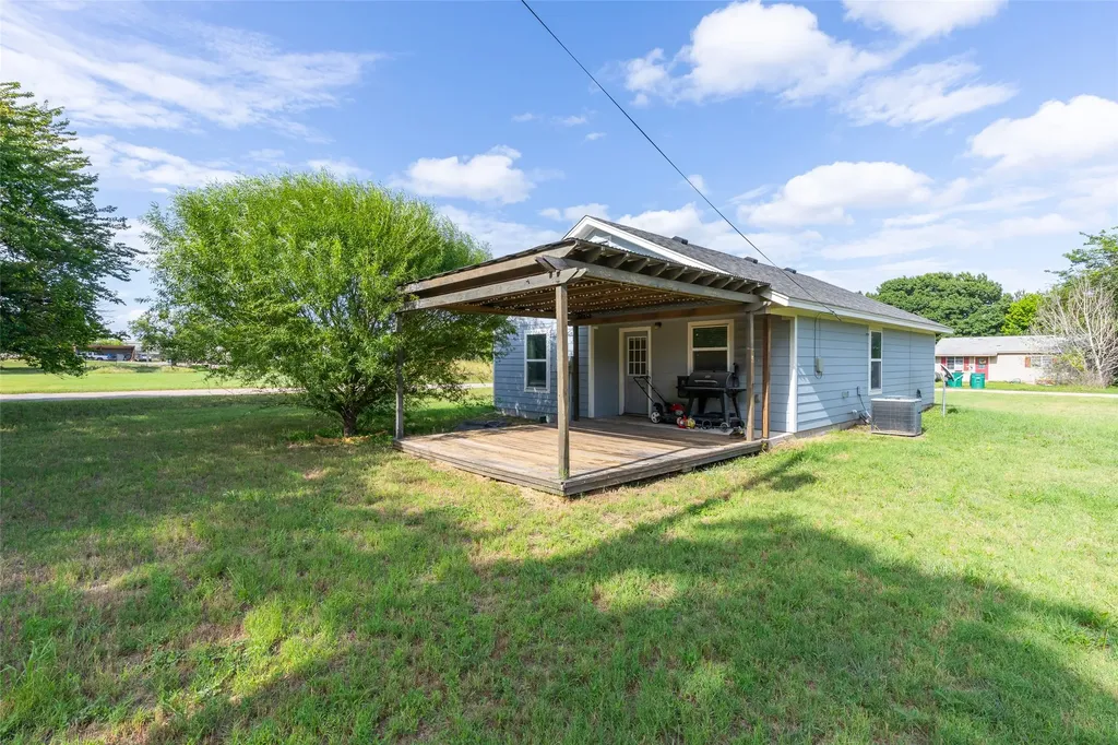202 Greenmeadow Lane Clyde TX 79510